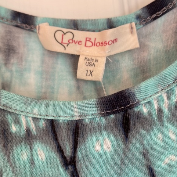 New With Tags Love Blossom Tie Dye Peekaboo Shoulder 1x - Picture 2 of 9
